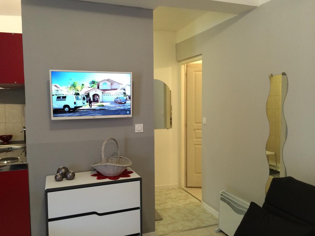 LʼIsle-sur-la-Sorgue Jolie Appartement, L'Enclave Des Secrets الغرفة الصورة