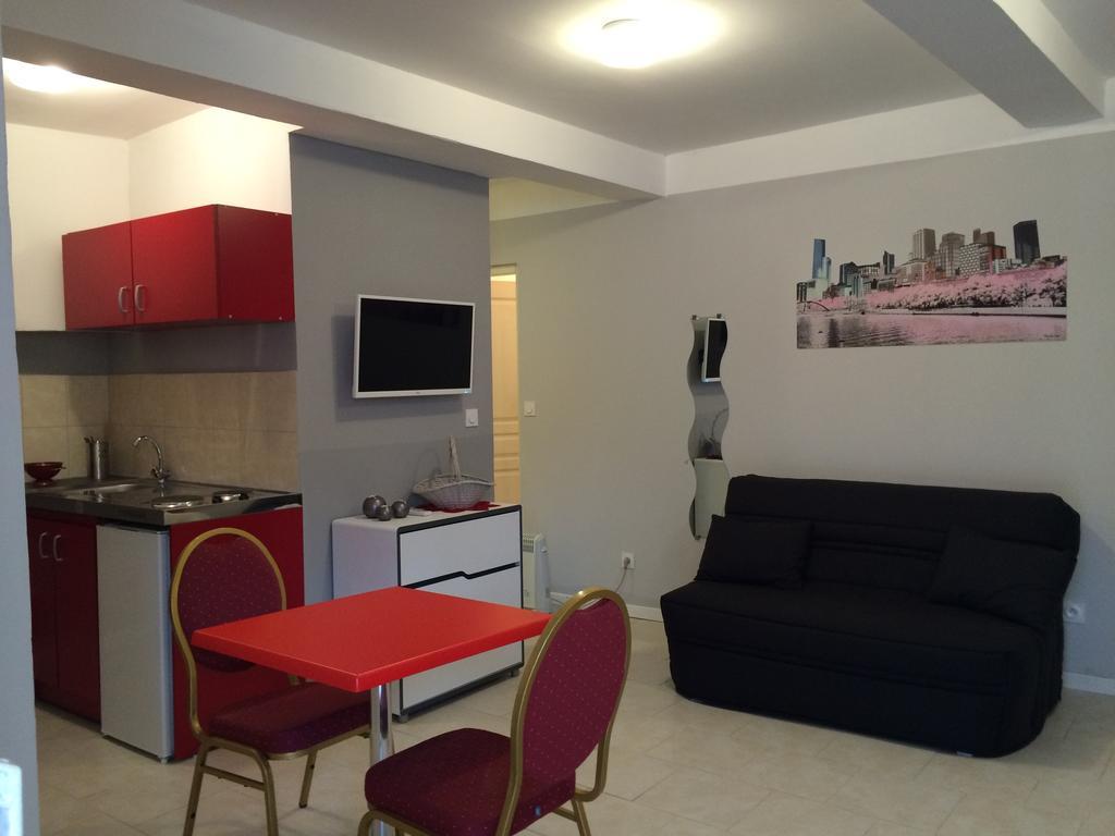LʼIsle-sur-la-Sorgue Jolie Appartement, L'Enclave Des Secrets الغرفة الصورة