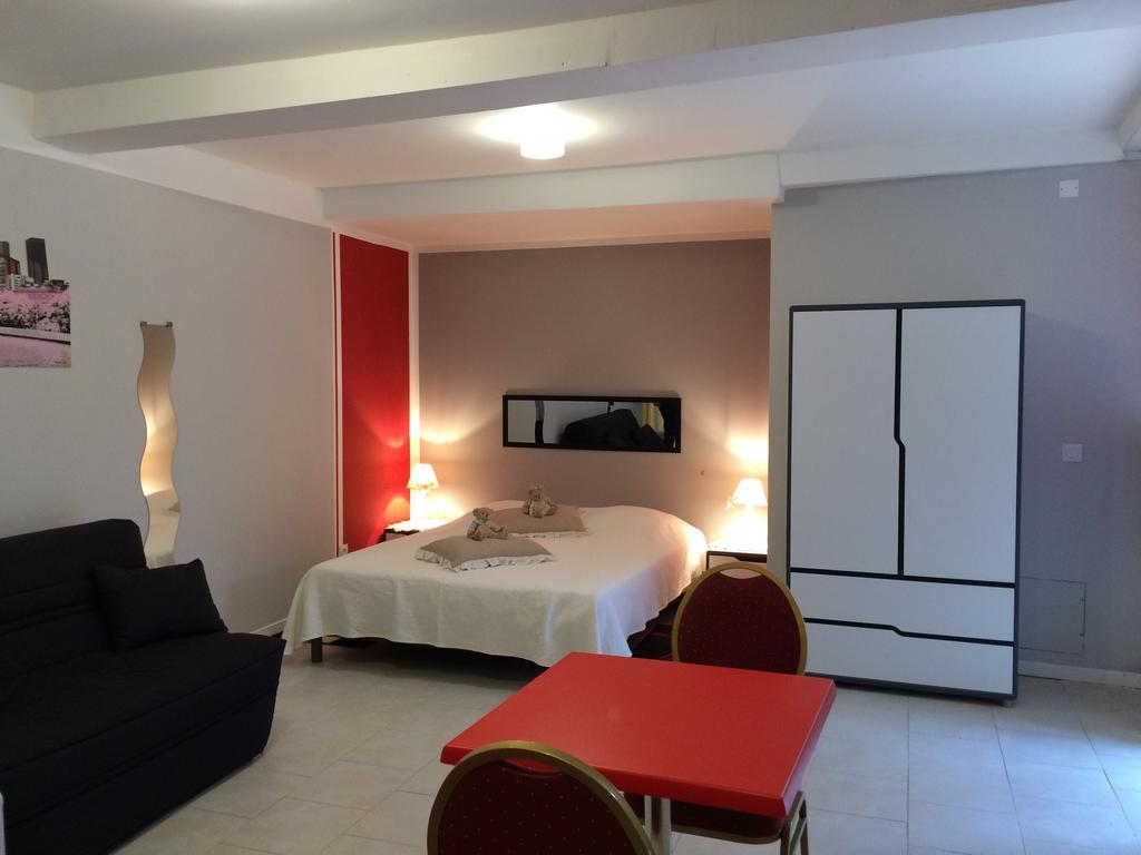 LʼIsle-sur-la-Sorgue Jolie Appartement, L'Enclave Des Secrets الغرفة الصورة